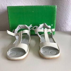 Girls sandals